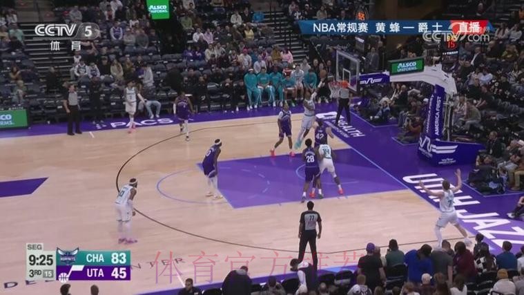 篮下肆虐！迪亚巴特前场板接暴扣